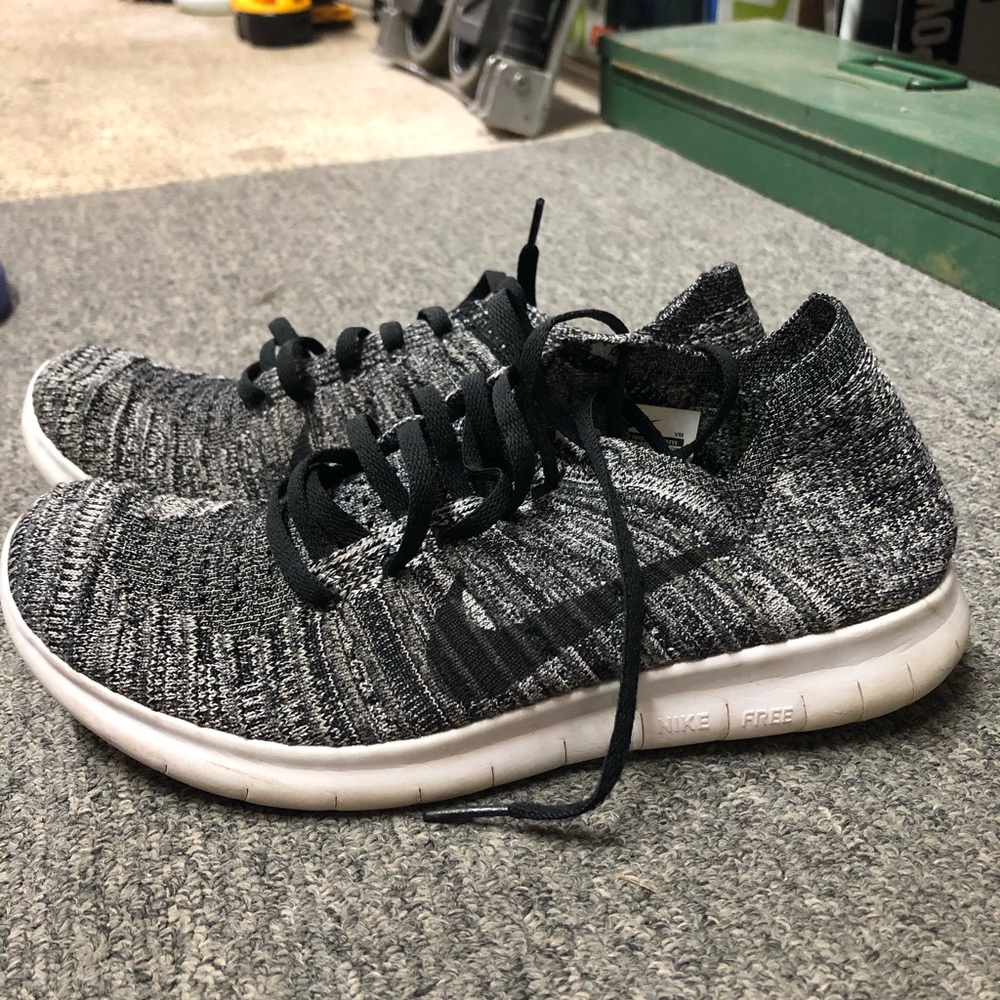 Nike Flynit Running Sneaker *NO BOX*